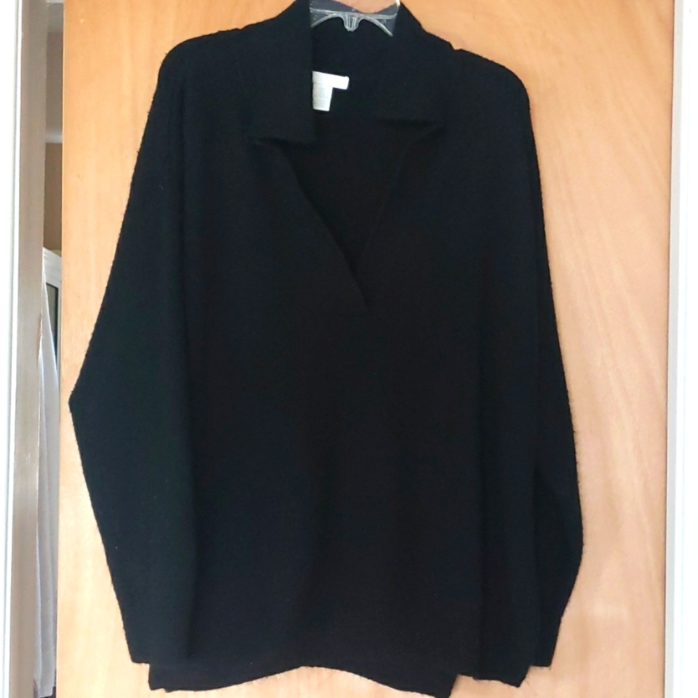 Collared v-neck super soft black tunic sweater